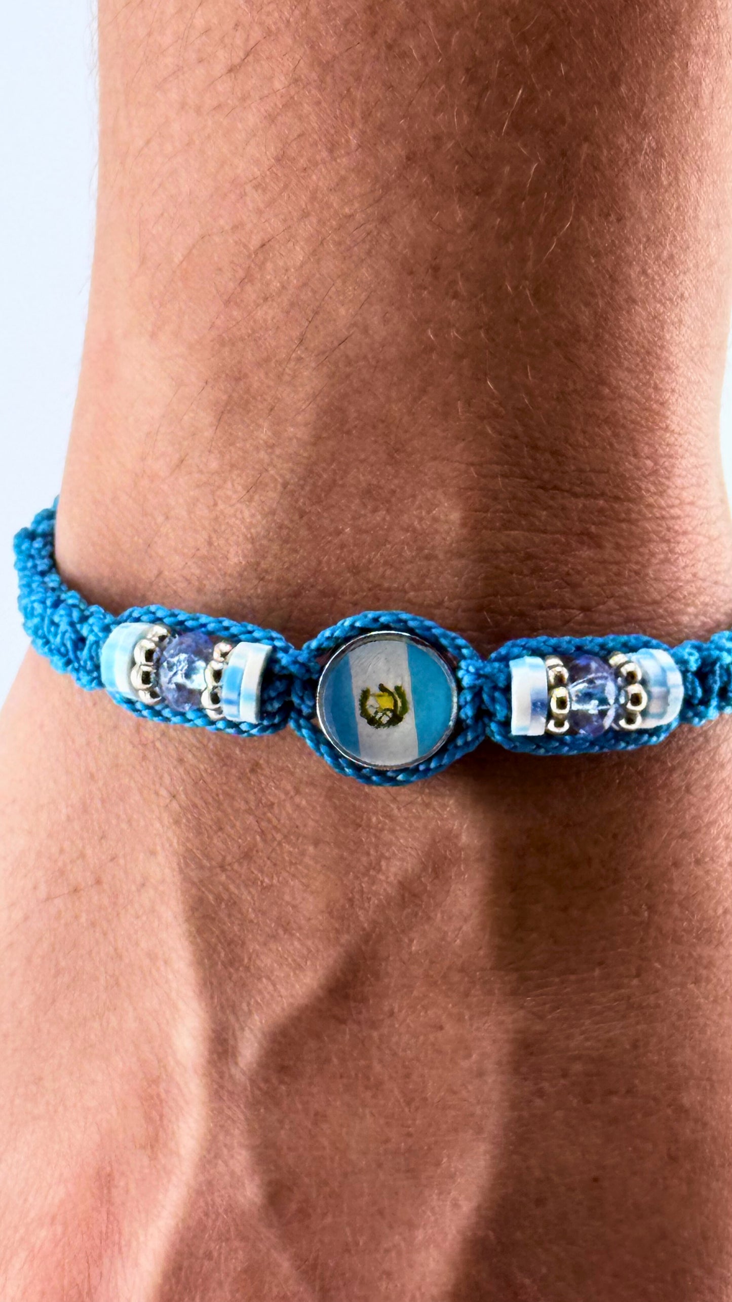 Guatemala Flag Bracelet | Adjustable Macramé Thread | Handmade | Guatemalan Beads Cultural Pride | Jewelry for Daily Wear | Brazalete