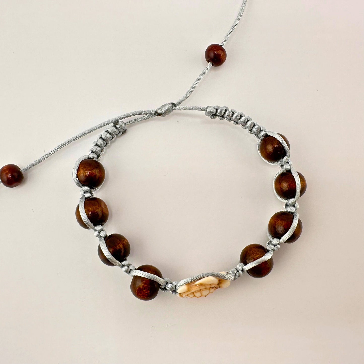 Turtle and wood beads Bracelet